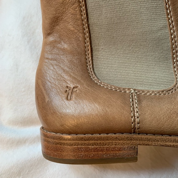 Frye 'Anna' genuine leather Chelsea style ankle boot - Picture 9 of 10
